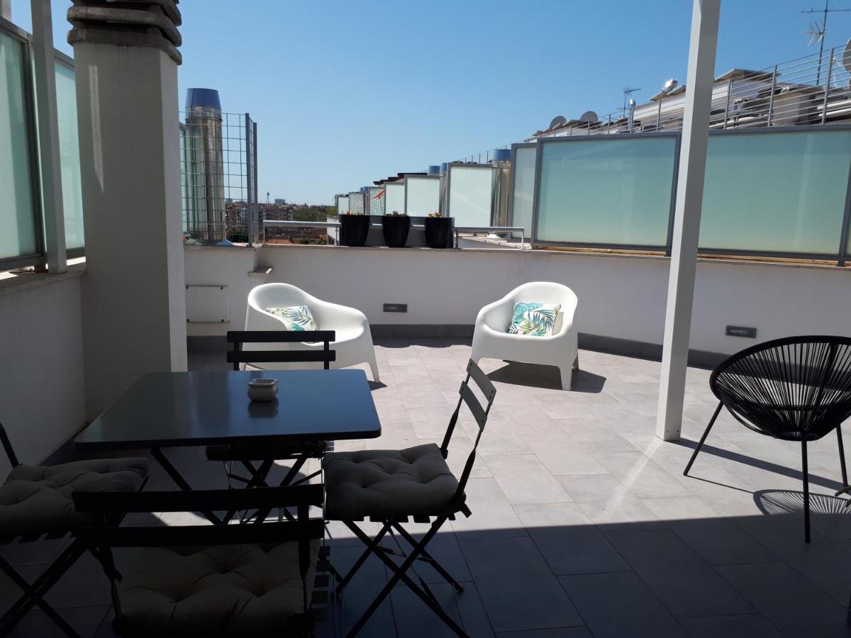 Penthouse 40 In Trastevere With Seasonally Jacuzzi Рим Экстерьер фото