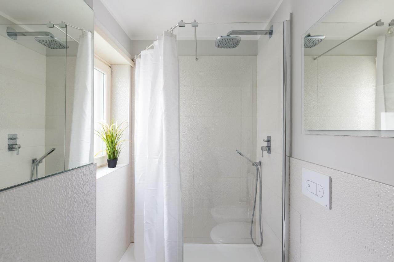 Penthouse 40 In Trastevere With Seasonally Jacuzzi Рим Экстерьер фото